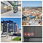 HAPPY Inn VIP, Self Check-In-24/7, A/C, Parking-in-the-undergruond-Garage